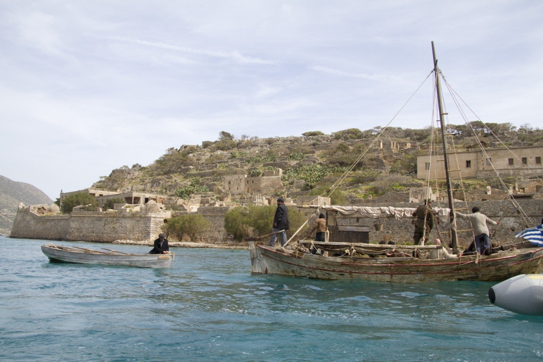 «Ξαναζωντανεύουν» τα σκηνικά της σειράς «Το Νησί»