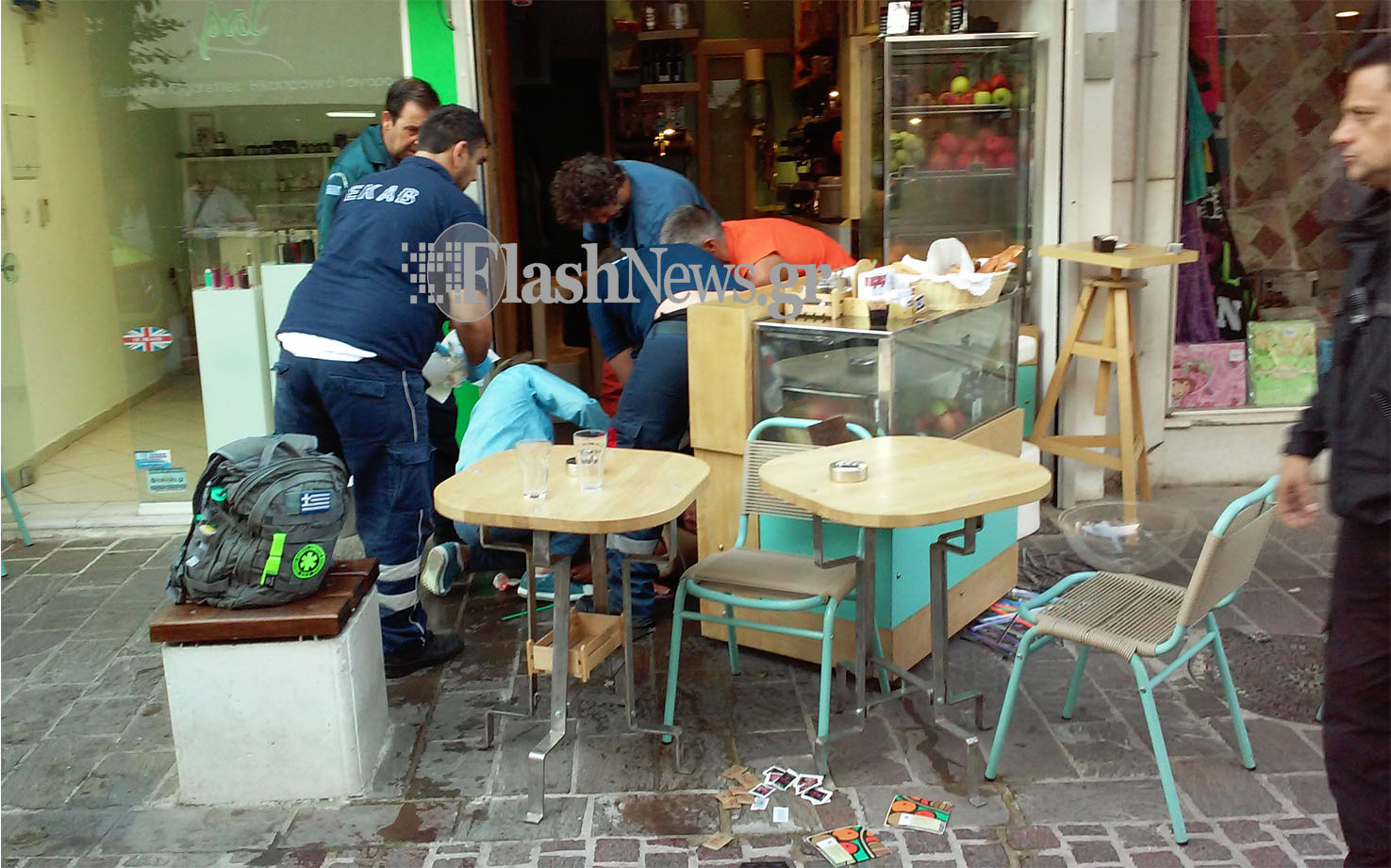 Πυροβόλησε στη μέση του δρόμου την εν διαστάσει σύζυγό του