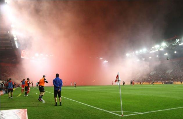 Πρόστιμο 29.000 ευρώ στον Ολυμπιακό για τα καπνογόνα