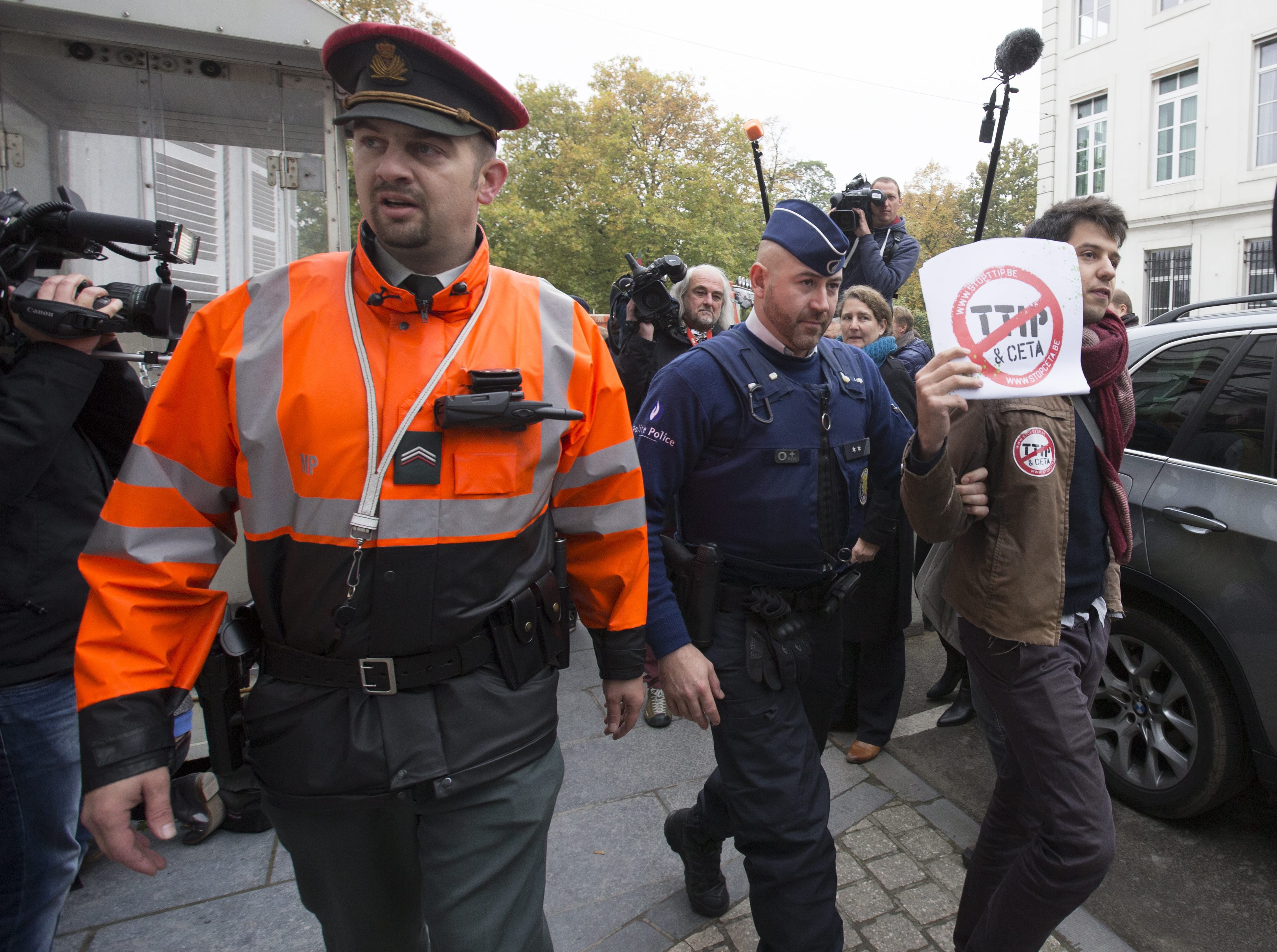 Βέλγιο: Δεν μπορούμε να υπογράψουμε την CETA