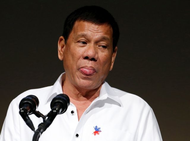 «Διορθώνει» ο πρόεδρος των Φιλιππίνων τα περί διαζυγίου με τις ΗΠΑ