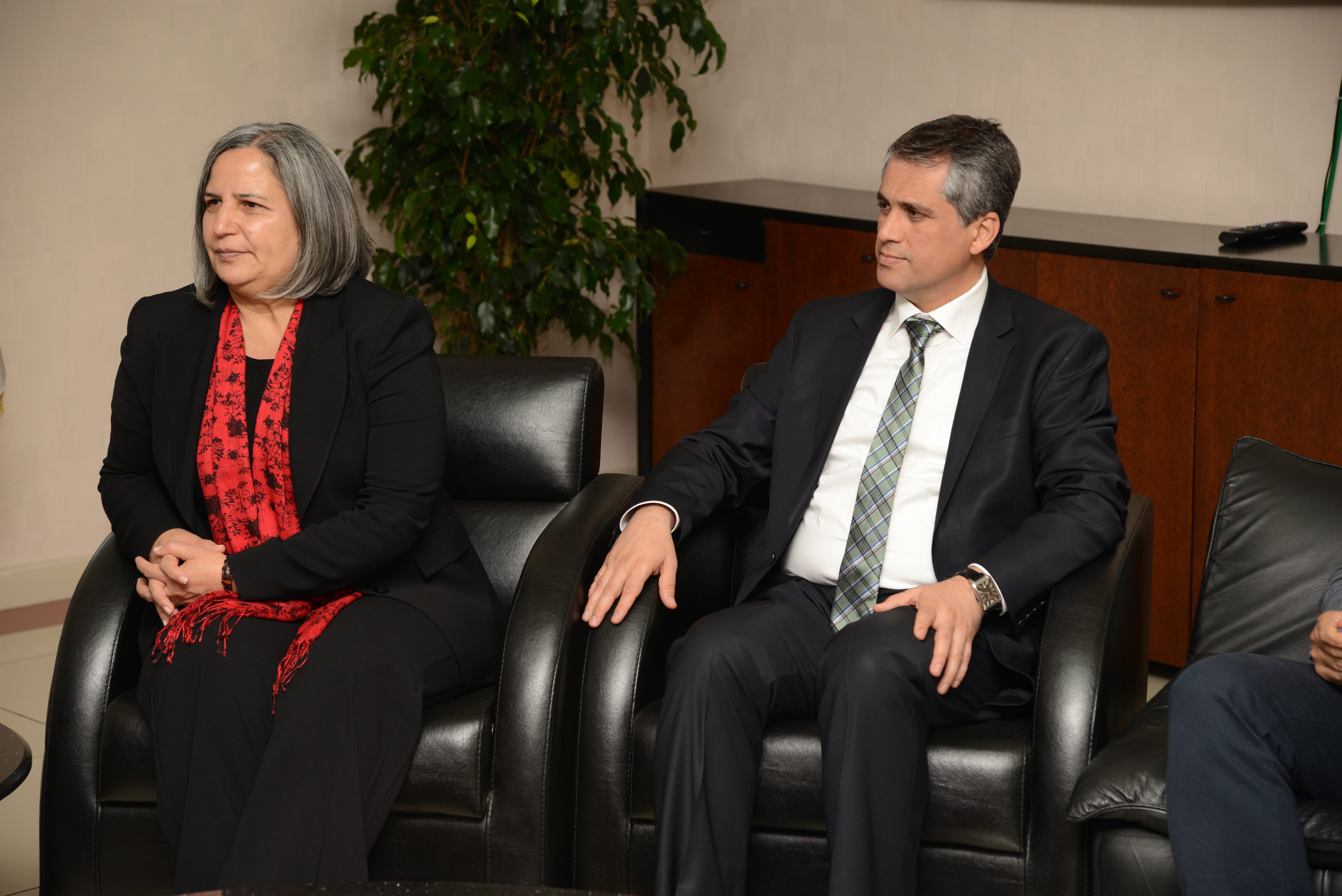 «Φωτιά» ανάβει στη ΝΑ Τουρκία η σύλληψη των δημάρχων