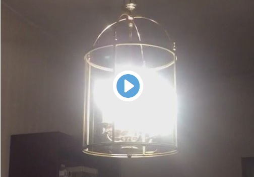 Ο σεισμός φέρνει νέα «ιταλική μόδα» στο Twitter: Το τεστ του φωτιστικού…