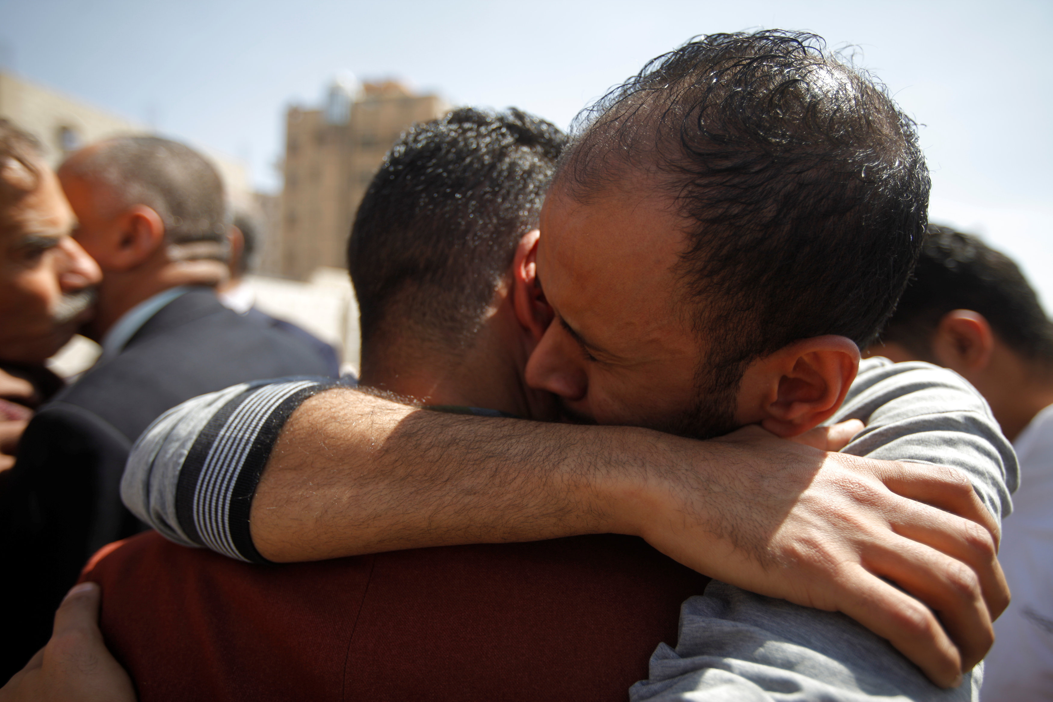 Πάνω από 17 άμαχοι νεκροί σε αεροπορική επιδρομή στην Υεμένη