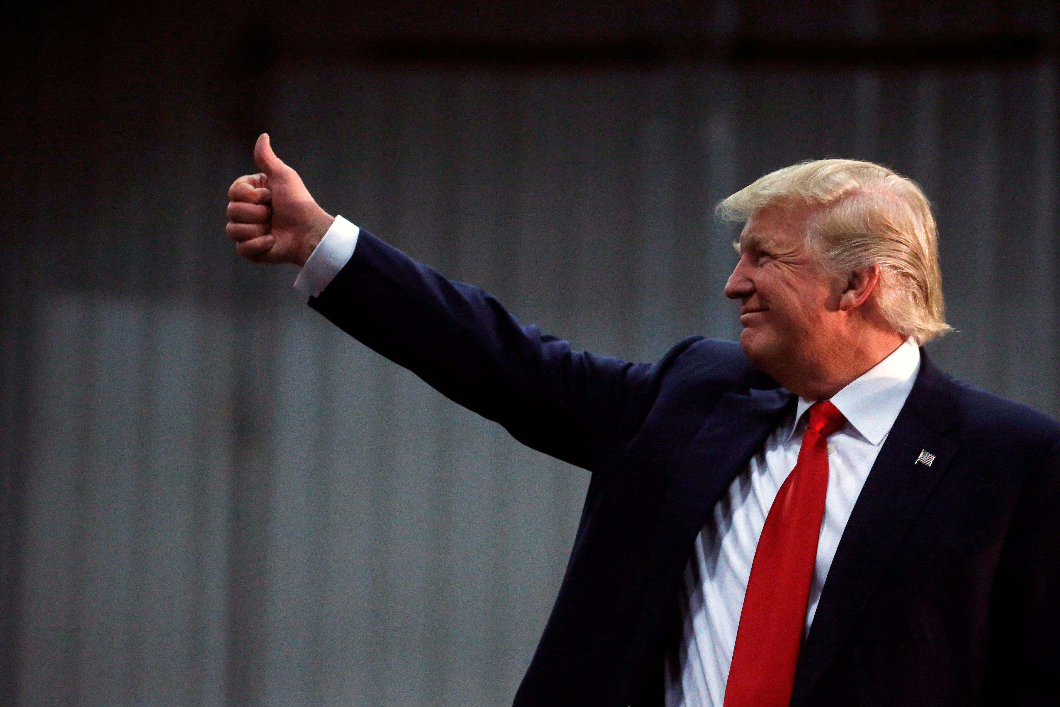 «Μπροστά» ο Τραμπ στη Φλόριντα – Δημοκρατικοί κατά FBI