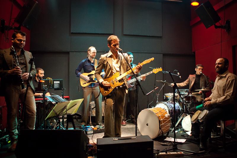 Jan Van De Engel όπως… λαϊκοδημοτικό πανηγύρι