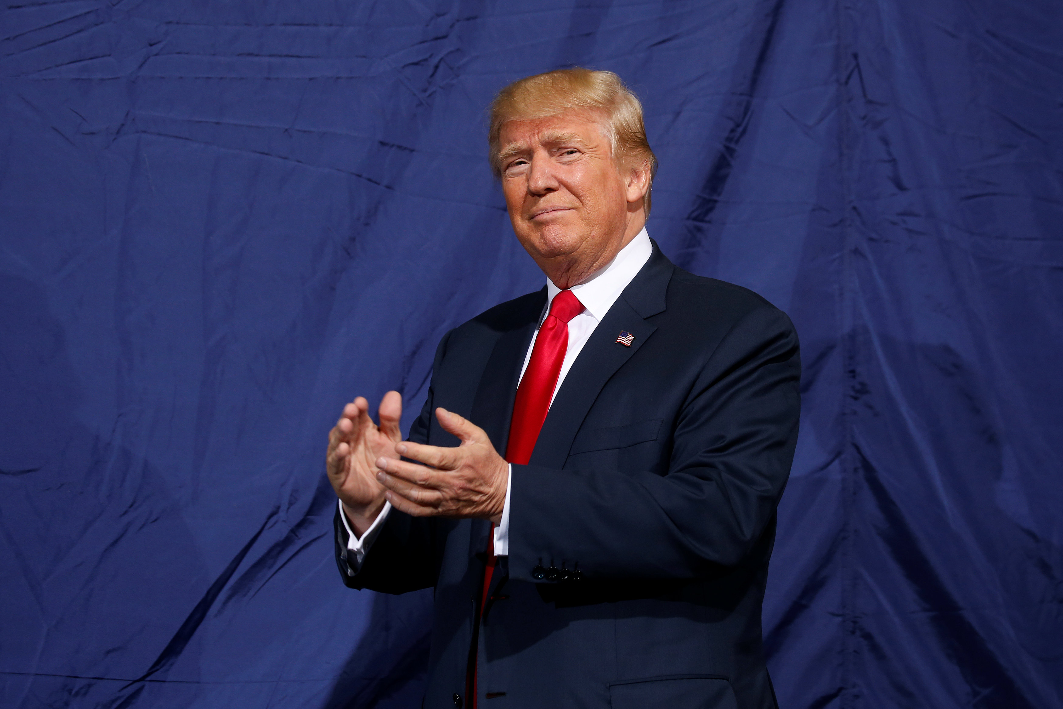 Τραμπ: «Συνταγματική κρίση» εάν εκλεγεί πρόεδρος η Κλίντον