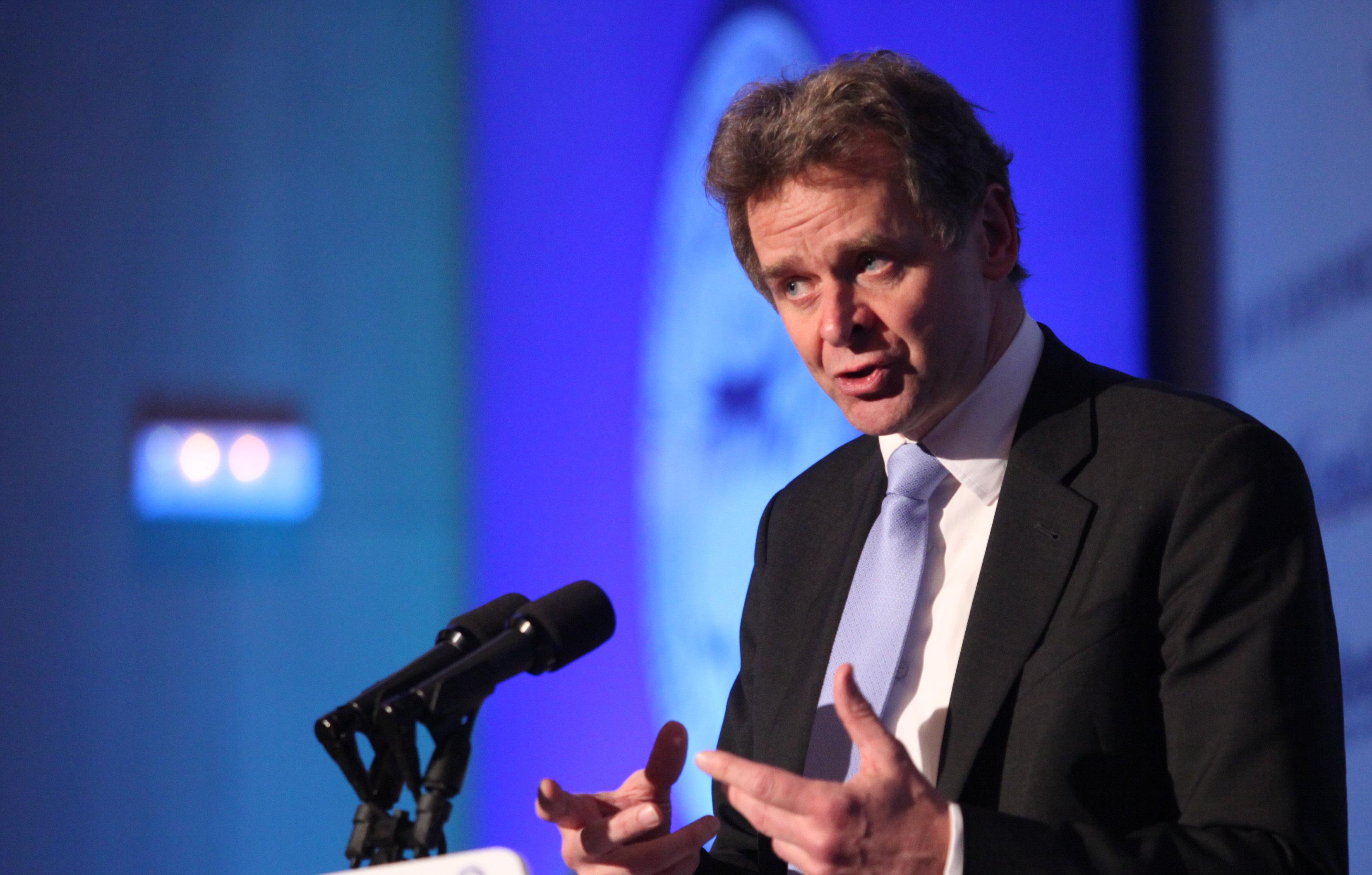 Τόμσεν: Μπορούμε να στηρίξουμε ένα πρόγραμμα με πλεονάσματα 1,5%