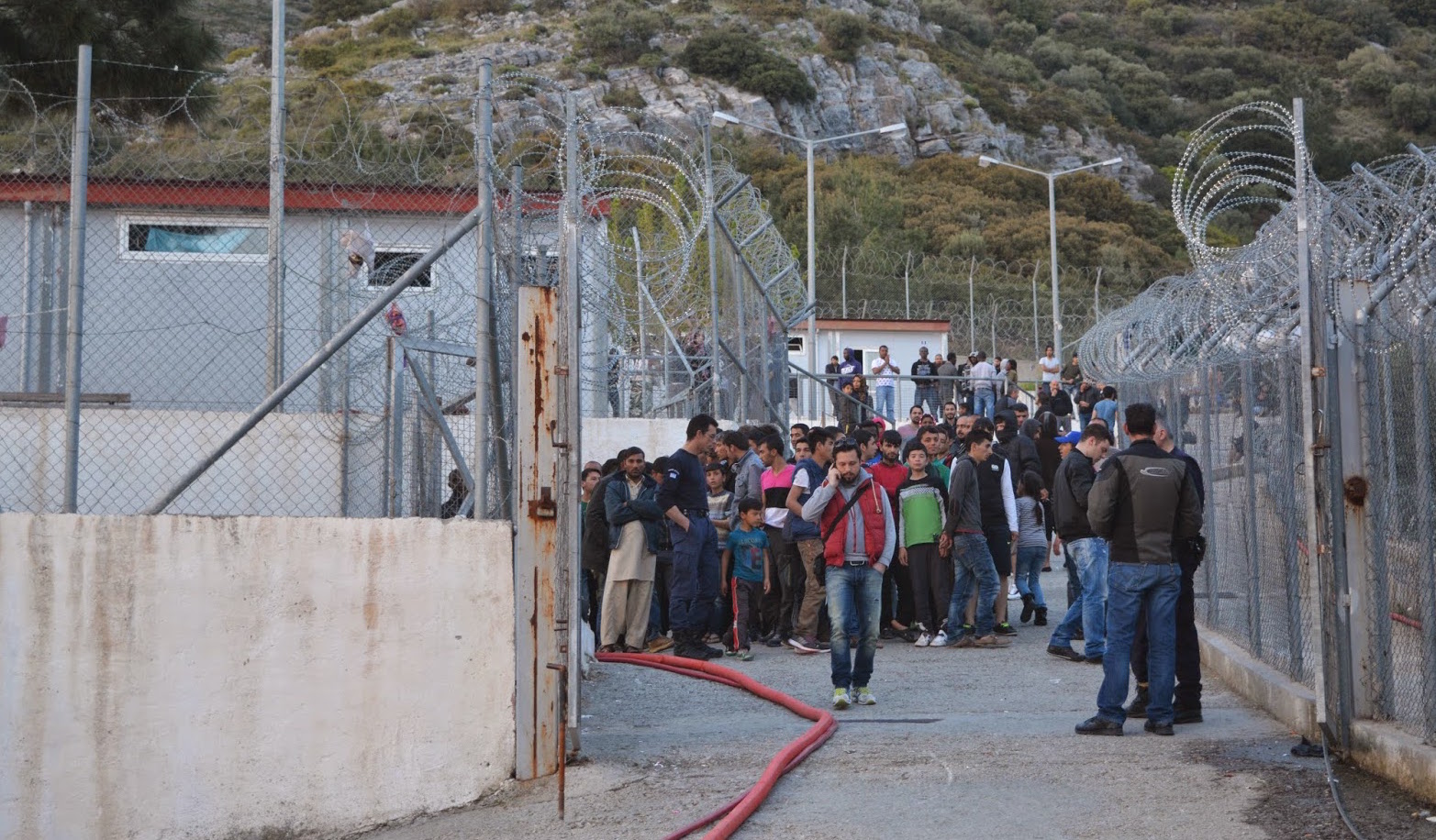 «Ασφυξία» από τον διπλασιασμό των προσφύγων στο hotspot της Σάμου