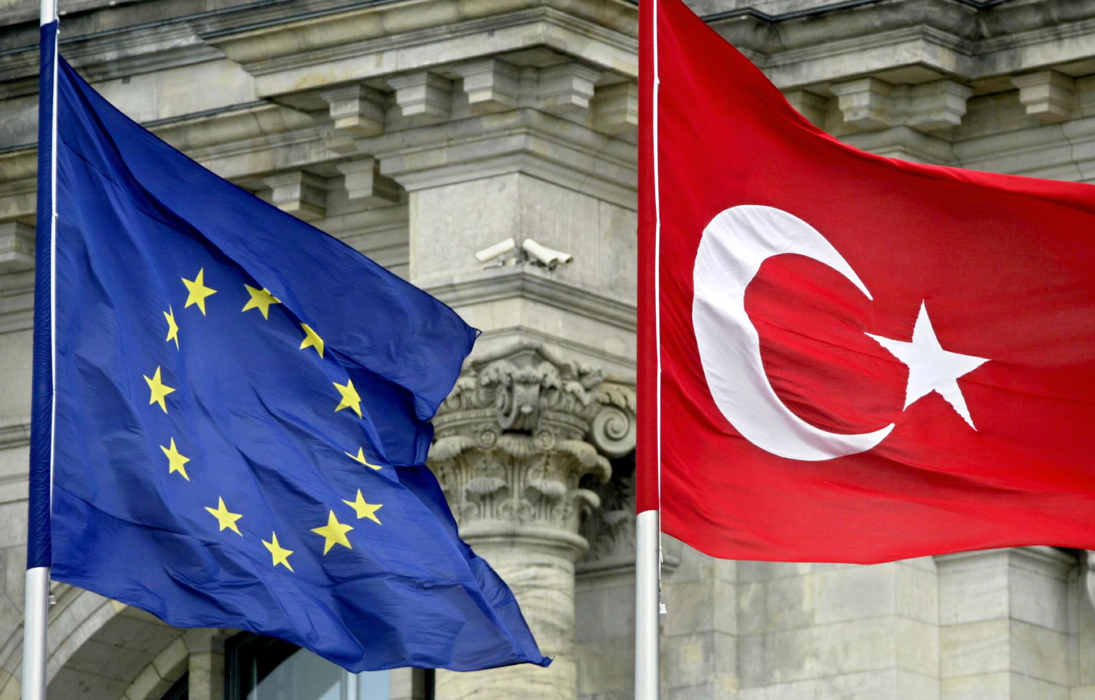 «Εξαιρετικά ανήσυχες» Ευρώπη και ΗΠΑ για τις συλλήψεις στο φιλοκουρδικό HDP