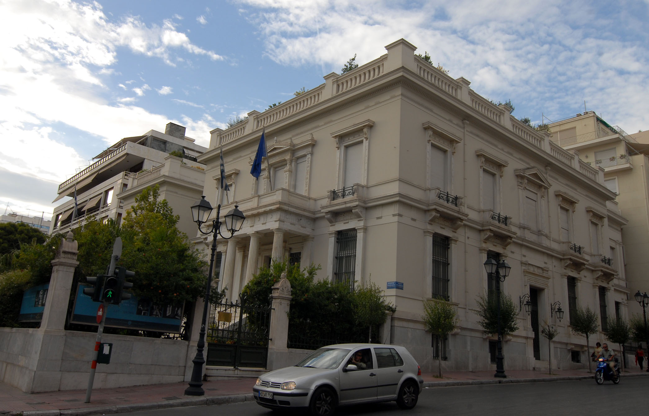 Σε τριμελή επιτροπή προσωρινά η διεύθυνση του Μουσείου Μπενάκη