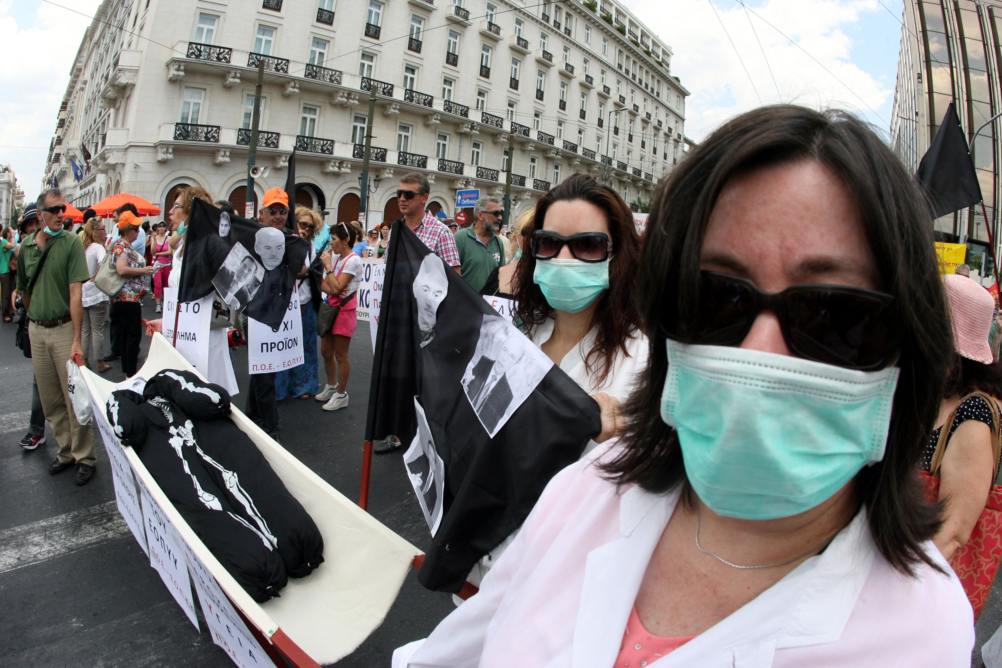 Για αυταρχισμό κατηγορούν την κυβέρνηση οι νοσοκομειακοί γιατροί