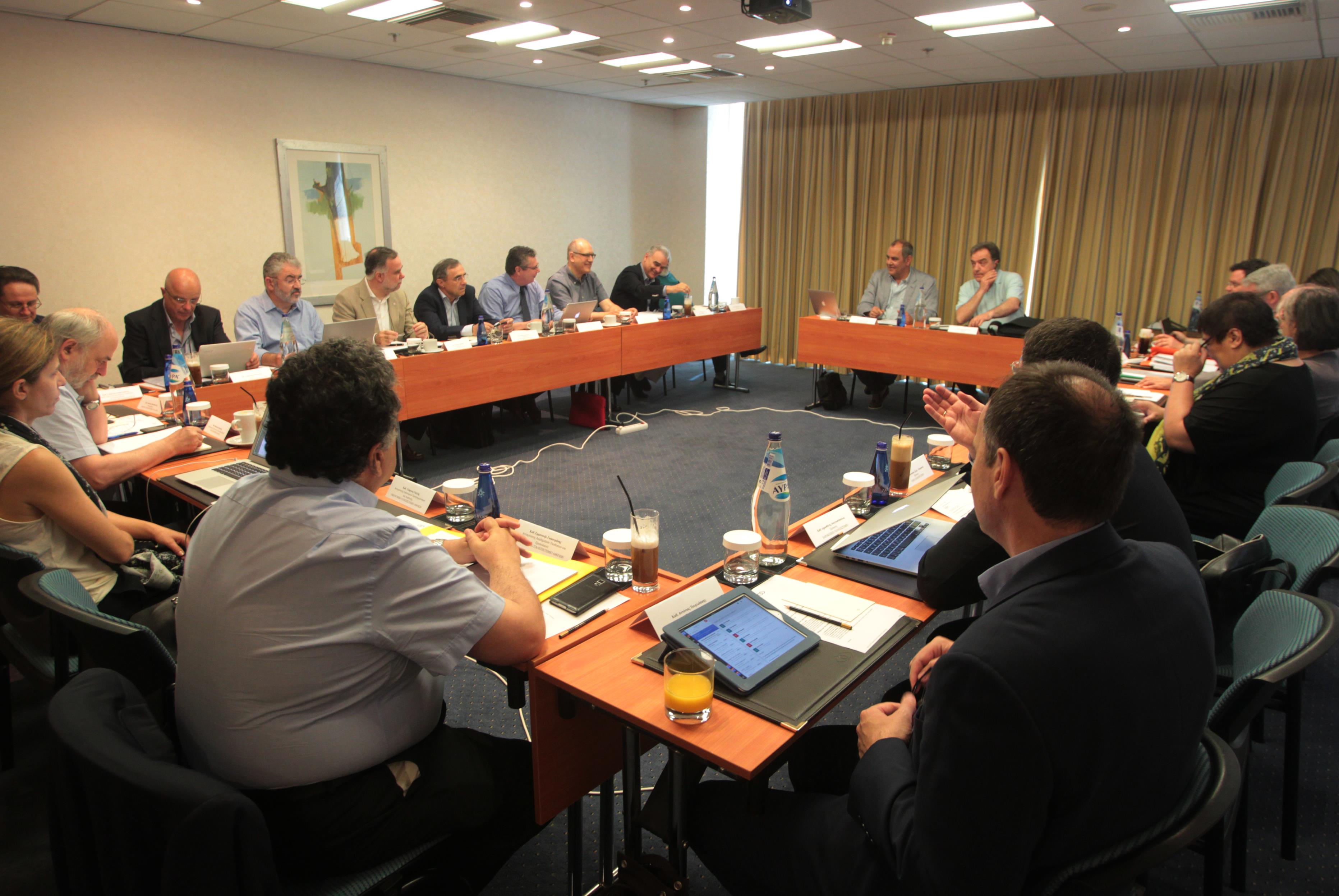 Απάντηση του υπουργείου Παιδείας στους πρυτάνεις για τα μεταπτυχιακά