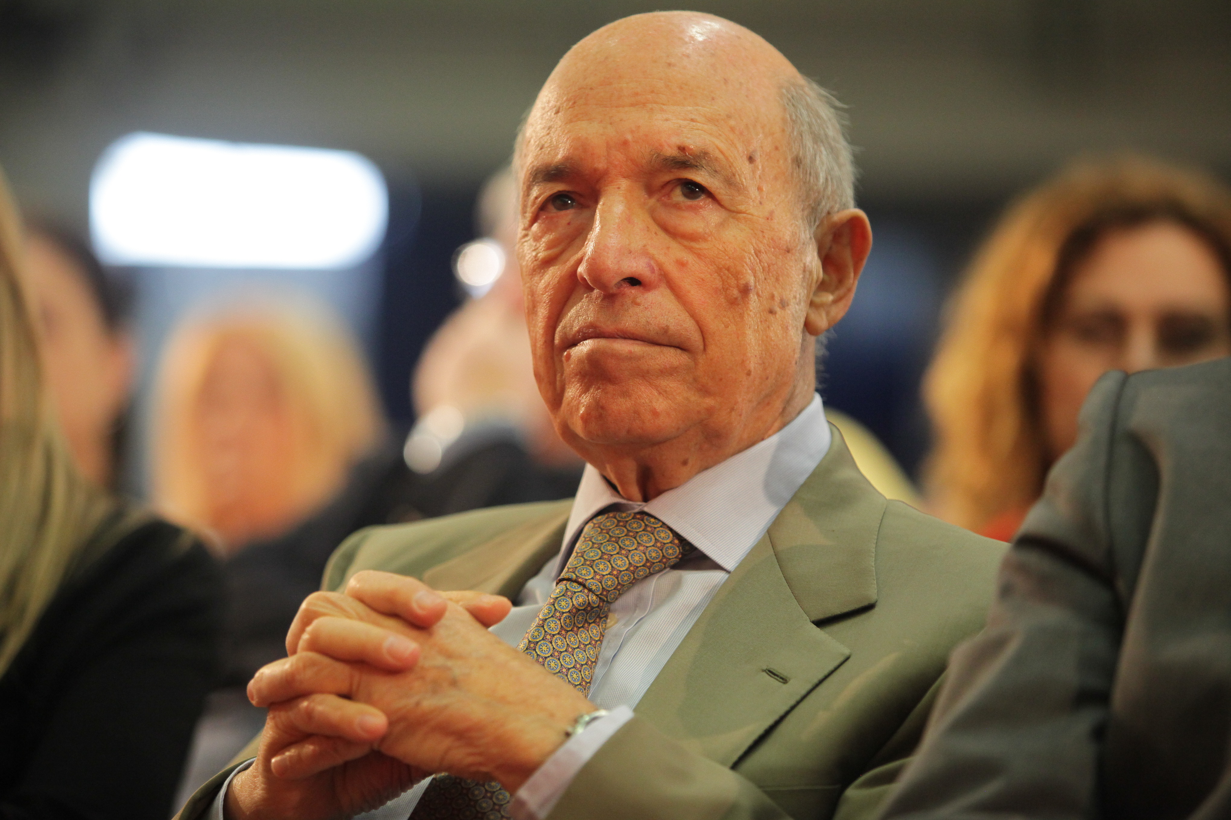 «Υπάρχει λύση;»: Το νέο βιβλίο του Κώστα Σημίτη