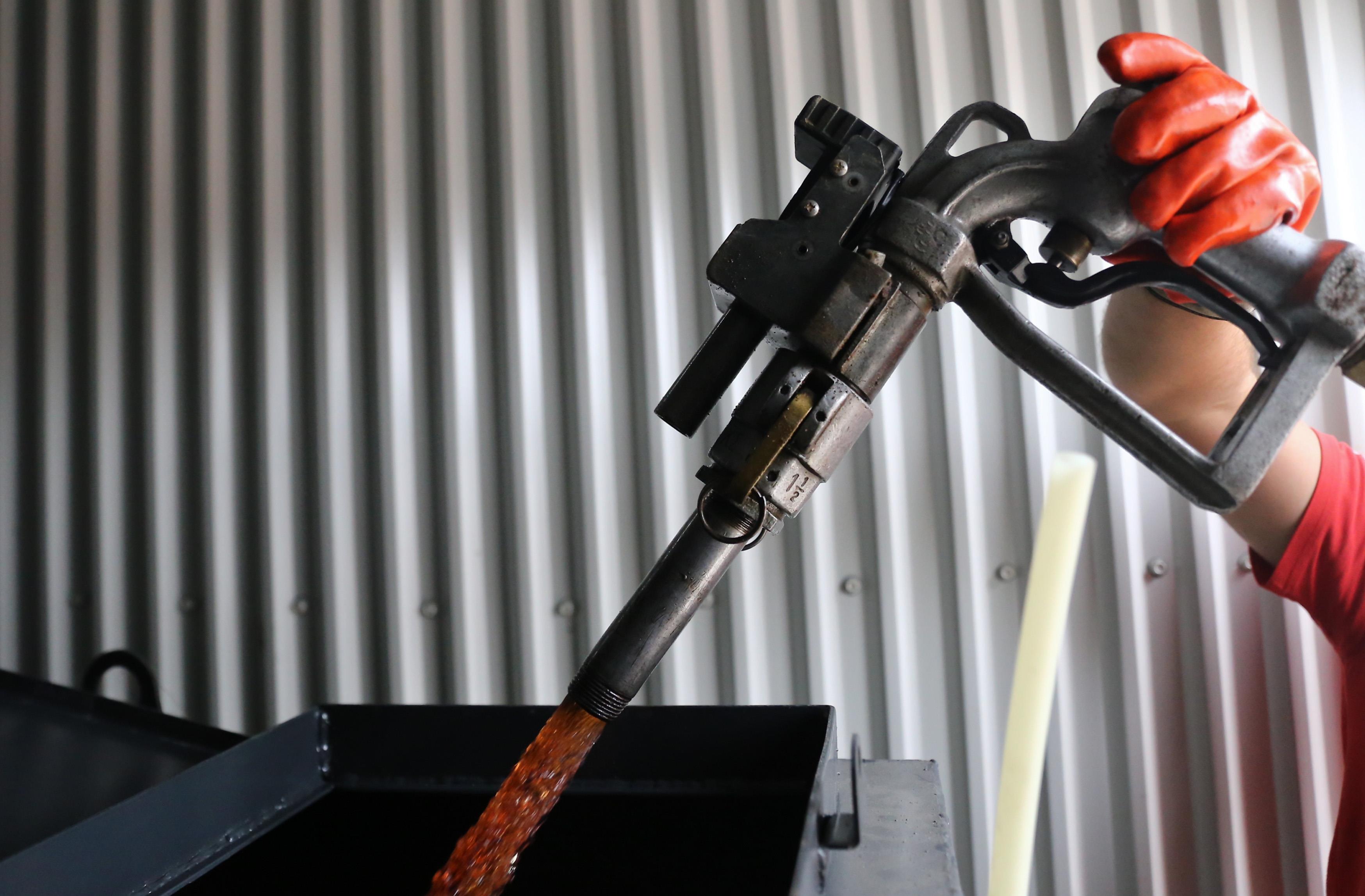 Προμήθεια πετρελαίου θέρμανσης έως τέλη 2016 για ολόκληρη επιδότηση