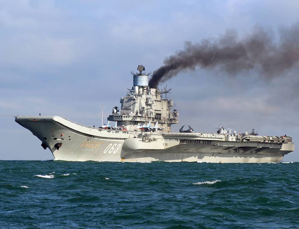 Ανοικτά της Συρίας η ναυαρχίδα του ρωσικού στόλου