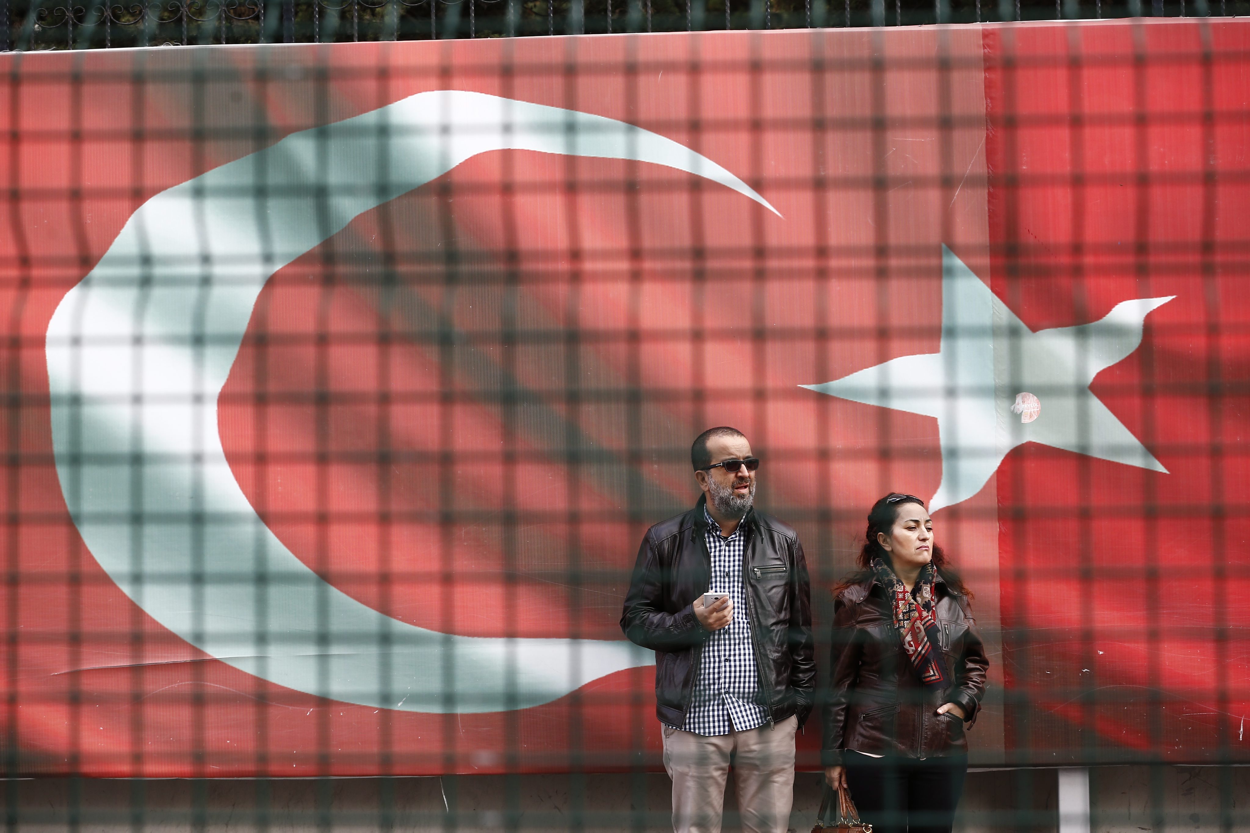 Υπό κράτηση για 24 ώρες δημοσιογράφος του BBC στην Τουρκία του Ερντογάν