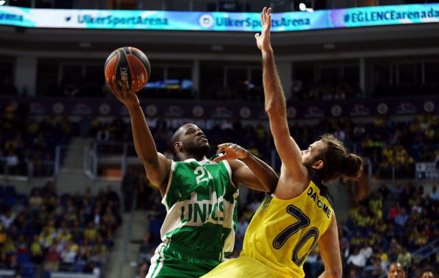 Εντός «έδρας» σφαλιάρα για τη Φενερμπαχτσέ, «διπλό» η Μπαρτσελόνα