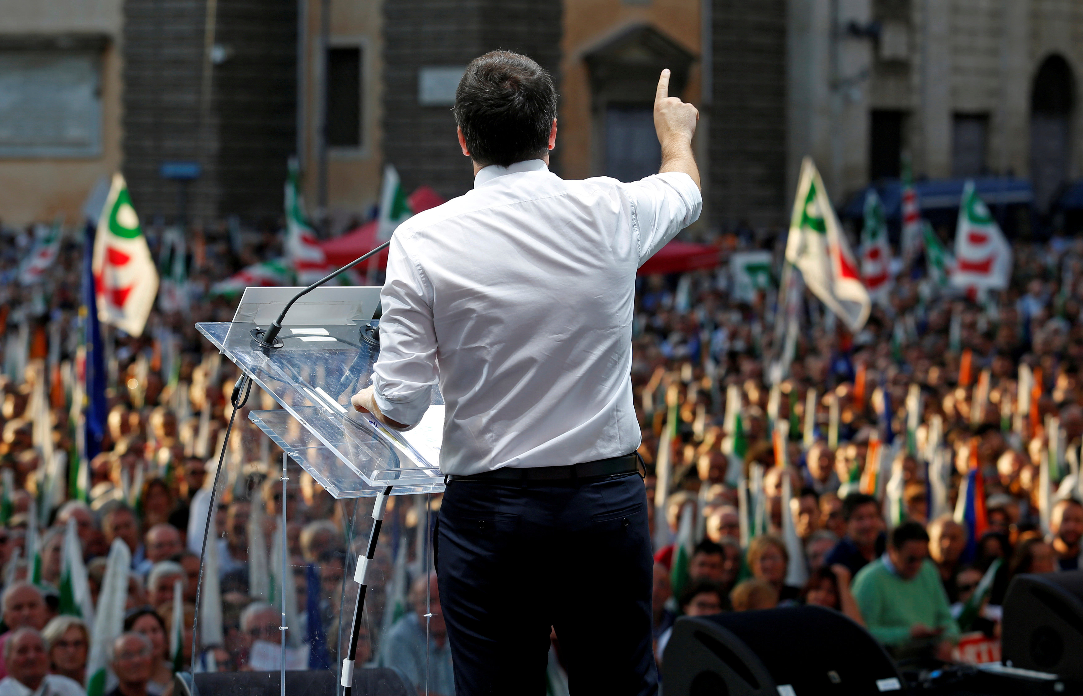 «Όχι» -δηλαδή, όχι στον Ρέντσι- δείχνουν τα γκάλοπ για το ιταλικό δημοψήφισμα