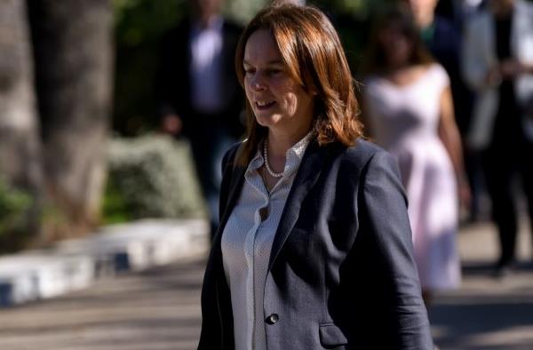 Οφείλω να ολοκληρώσω όσα έχουν γίνει, λέει η νέα υφυπουργός Οικονομικών