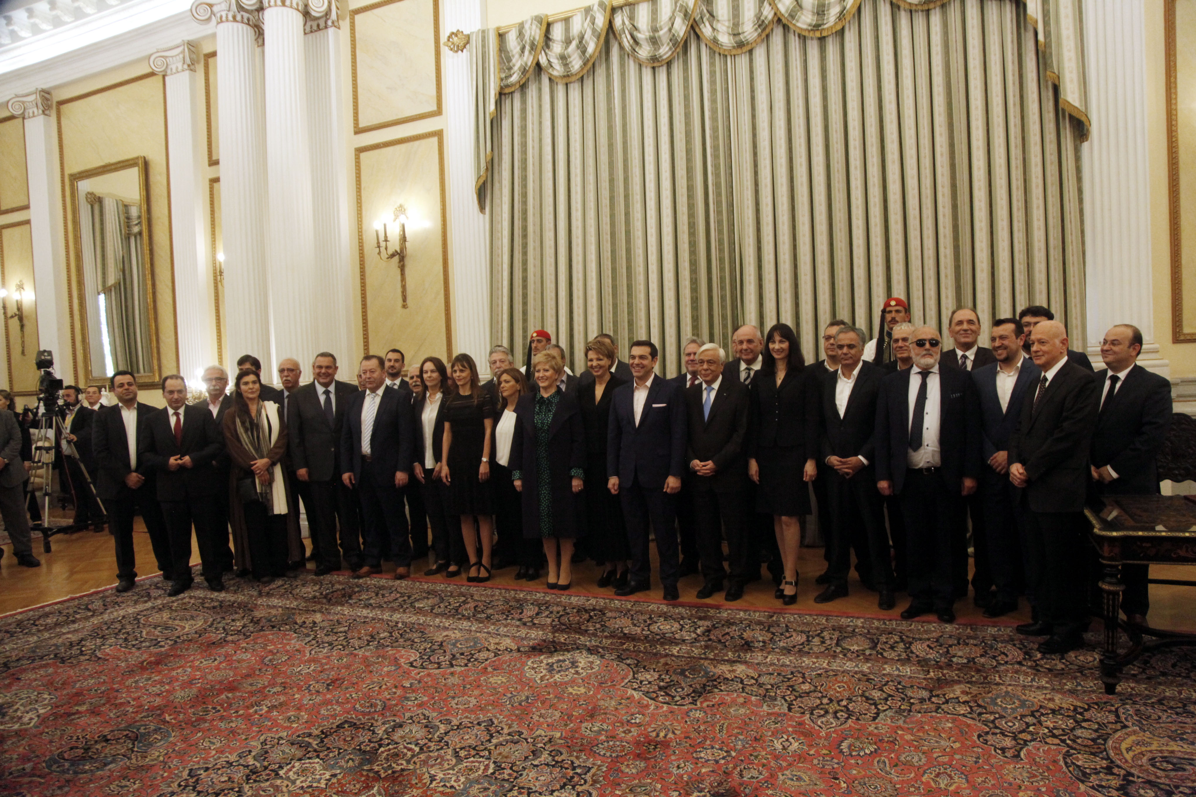 Συνεδριάζει το Υπουργικό, Δευτέρα οι τελετές παράδοσης – παραλαβής