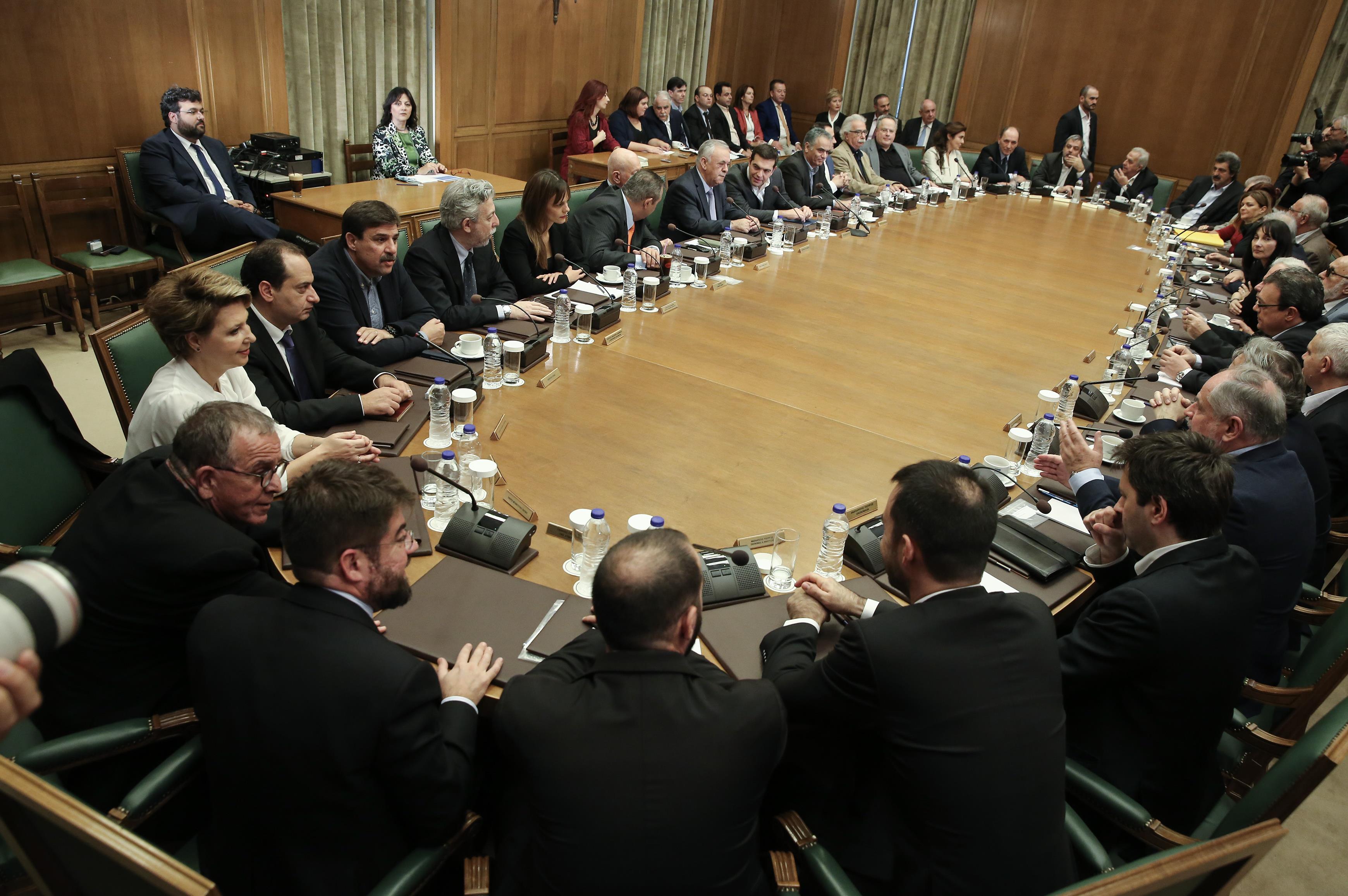 Τσίπρας: Να γίνουμε η κυβέρνηση που θα βγάλει τη χώρα από την κρίση