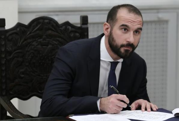 ΝΔ προς νέο κυβερνητικό εκπρόσωπο: Ας ξεκινήσει με το ταξίδι Παππά στο Καράκας