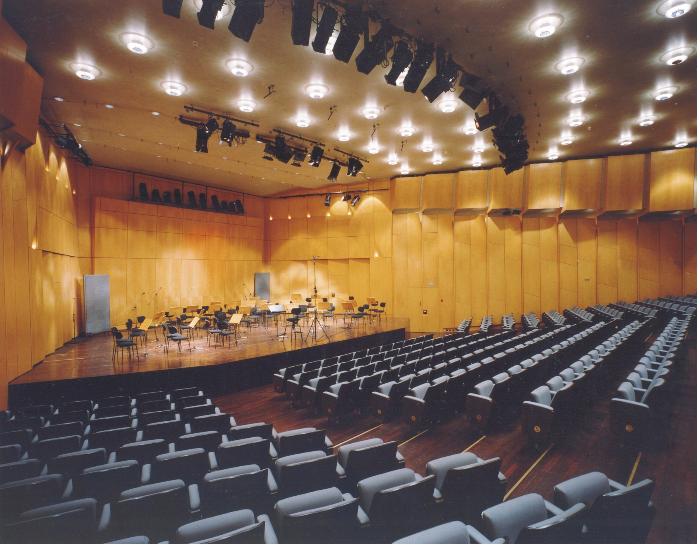 Με μειωμένες τιμές, οι εκδηλώσεις στην Αίθουσα «Δημήτρης Μητρόπουλος»