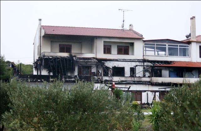 Εμπρησμό δείχνουν οι πρώτες ενδείξεις για το σπίτι του Μπίκα