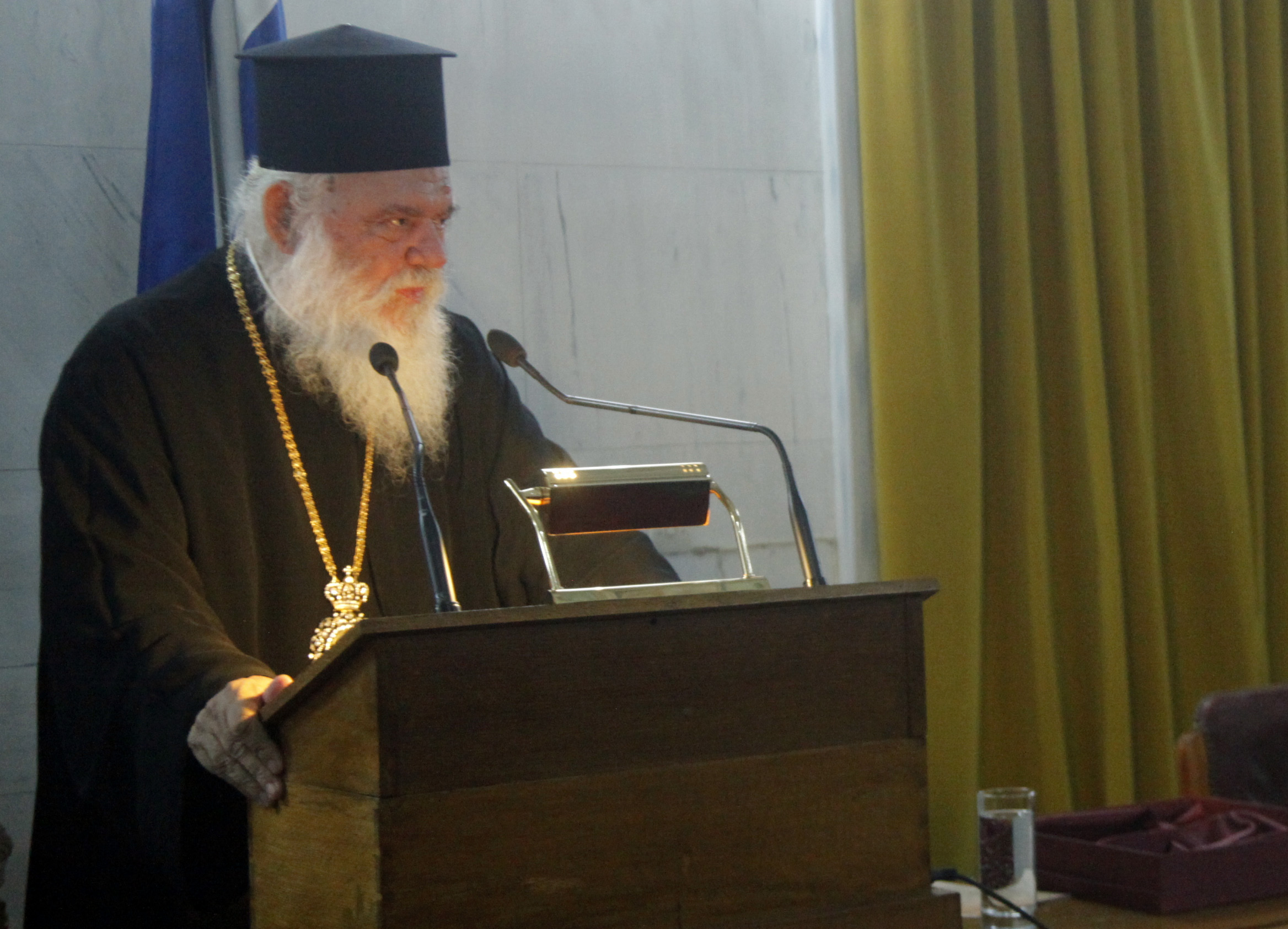 Ιερώνυμος: Να ενώσουμε τις δυνάμεις μας για να περάσουμε στην άλλη όχθη