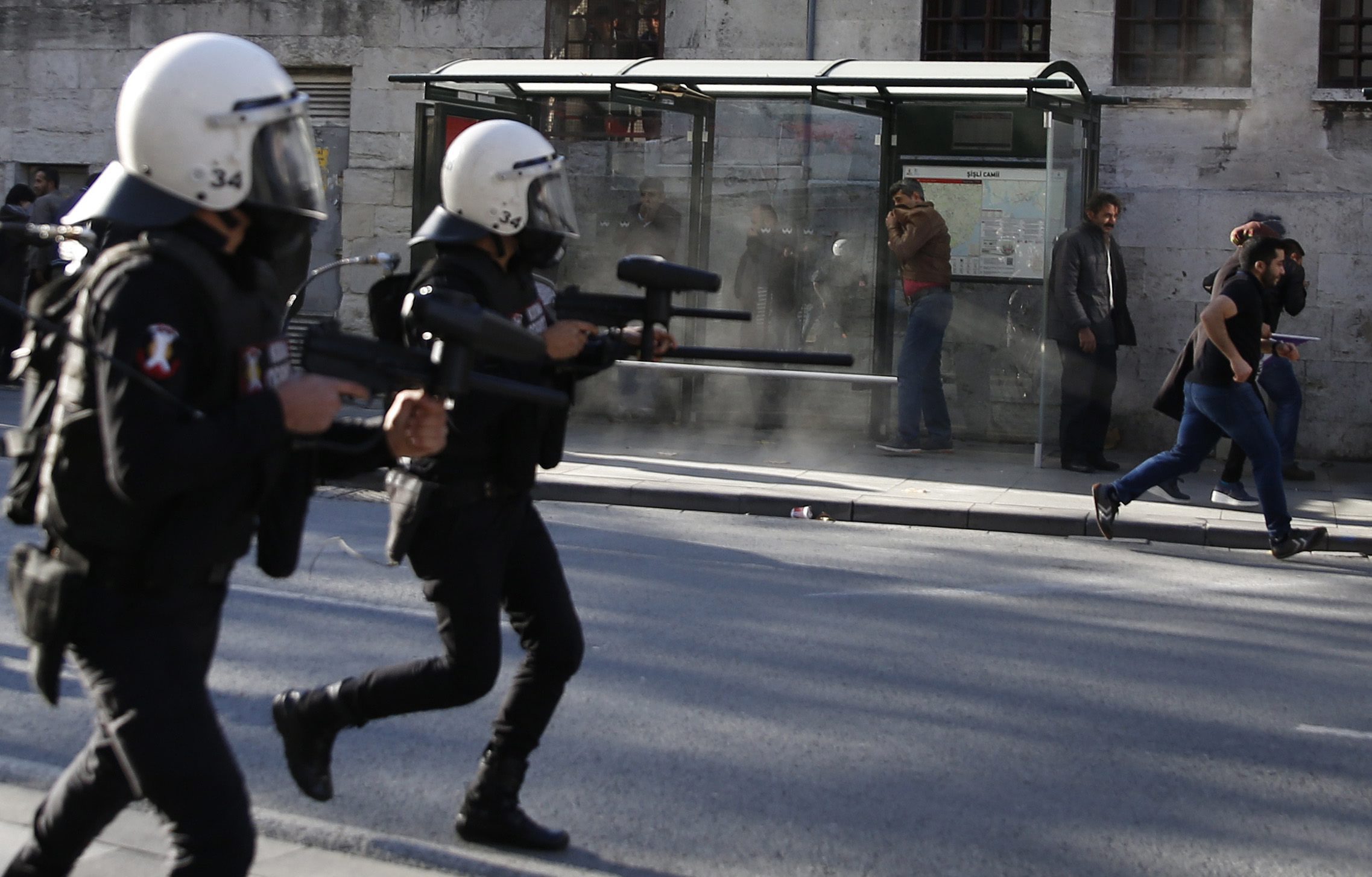 Οι τουρκικές Αρχές συνέλαβαν δεκάδες υπαλλήλους του υπουργείου Οικονομικών