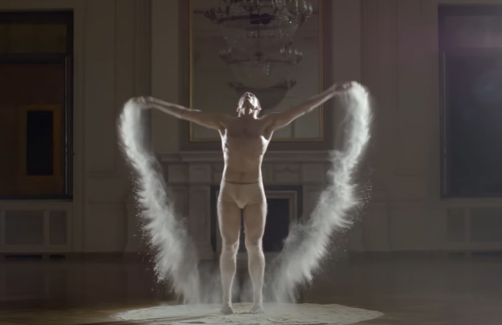 Αθέατες πλευρές του Εθνικού Θεάτρου σε ένα βίντεο