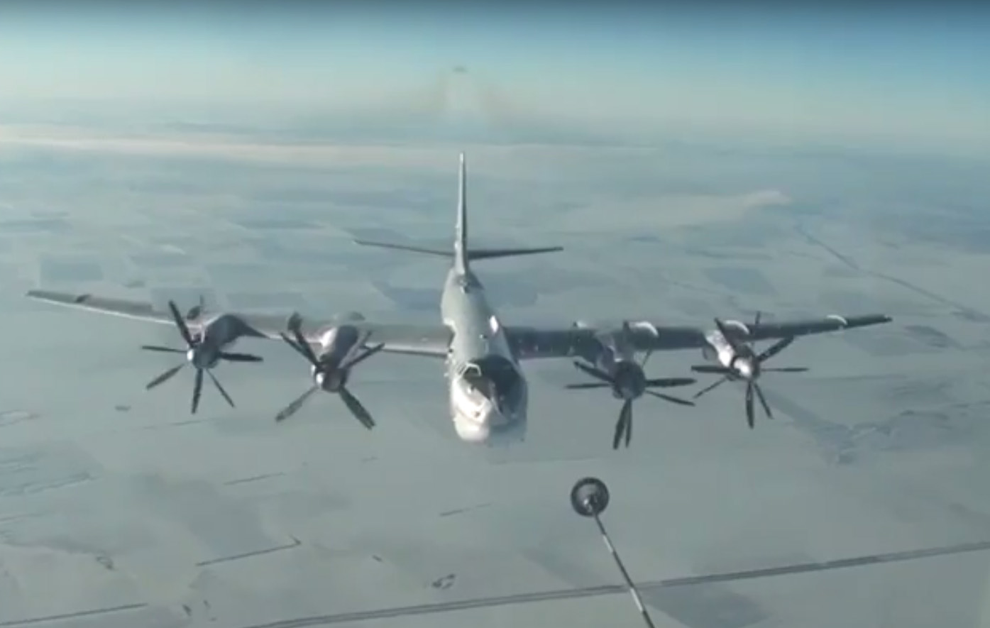 Βομβαρδιστικά σηκώθηκαν από τη Ρωσία χτυπώντας τη Συρία με πυραύλους cruise