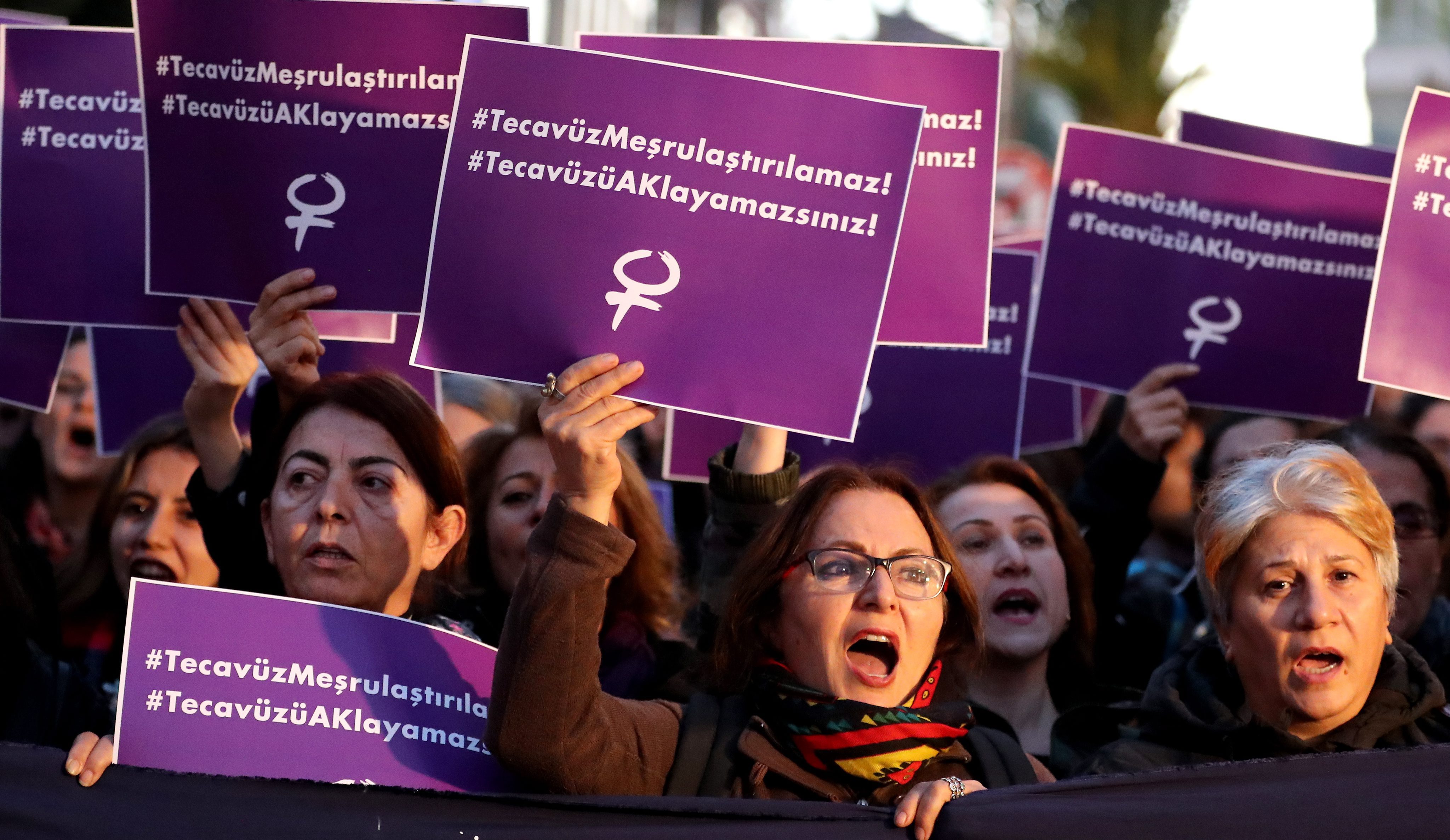 Κάνει πίσω η Τουρκία από το νόμο για το βιασμό ανηλίκων μετά τις αντιδράσεις