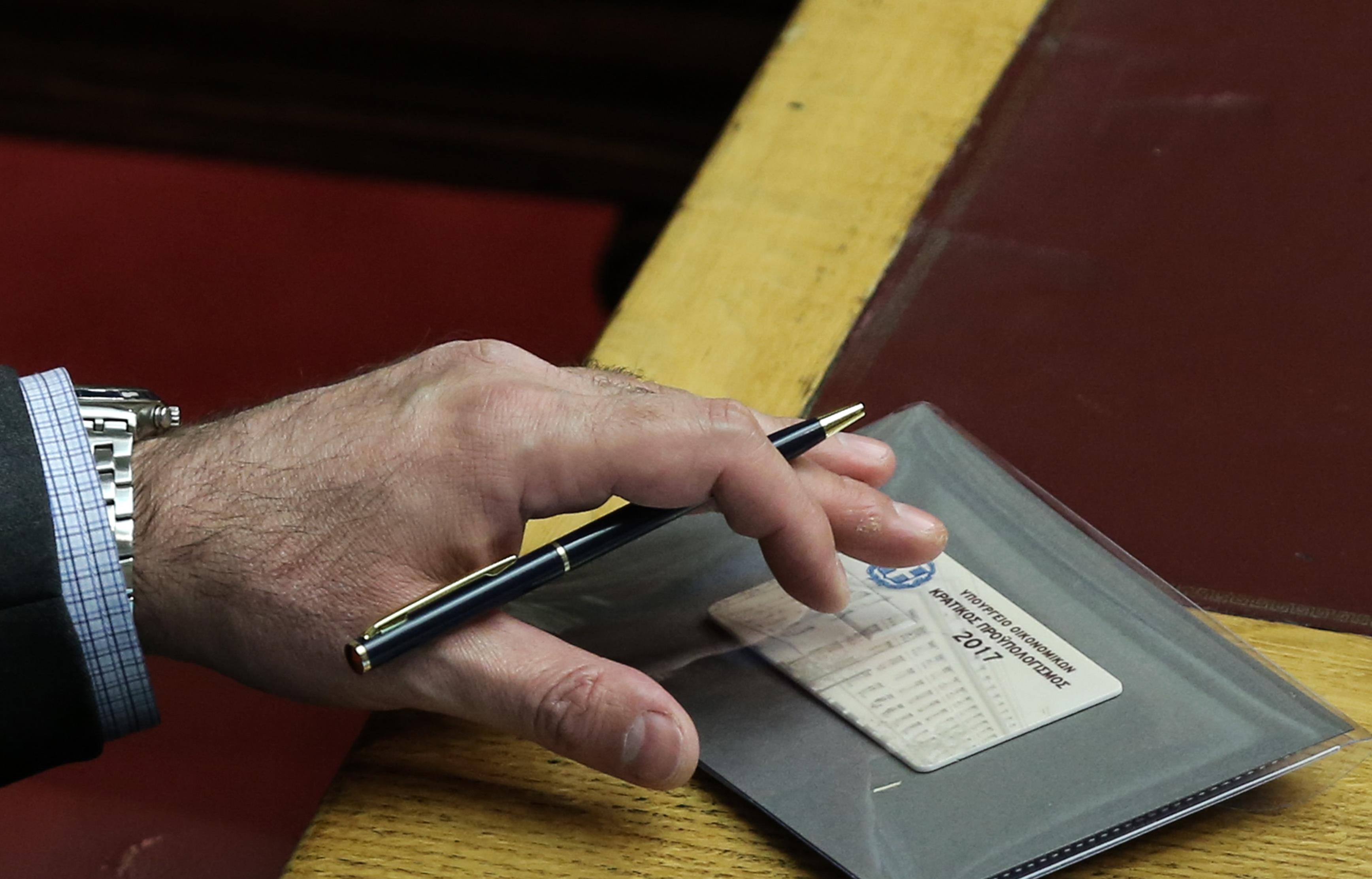 Προϋπολογισμός 2017: Ισχυρή ανάπτυξη, τσουνάμι έμμεσων φόρων