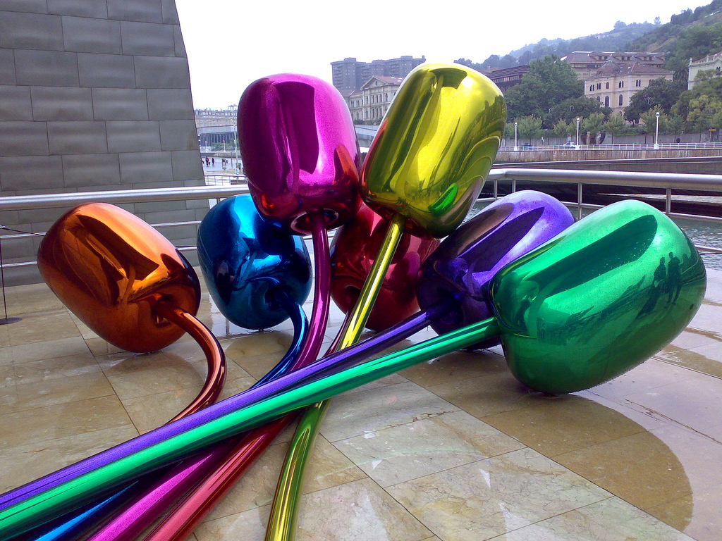 «Μπουκέτο από τουλίπες» για τα θύματα των επιθέσεων στο Παρίσι