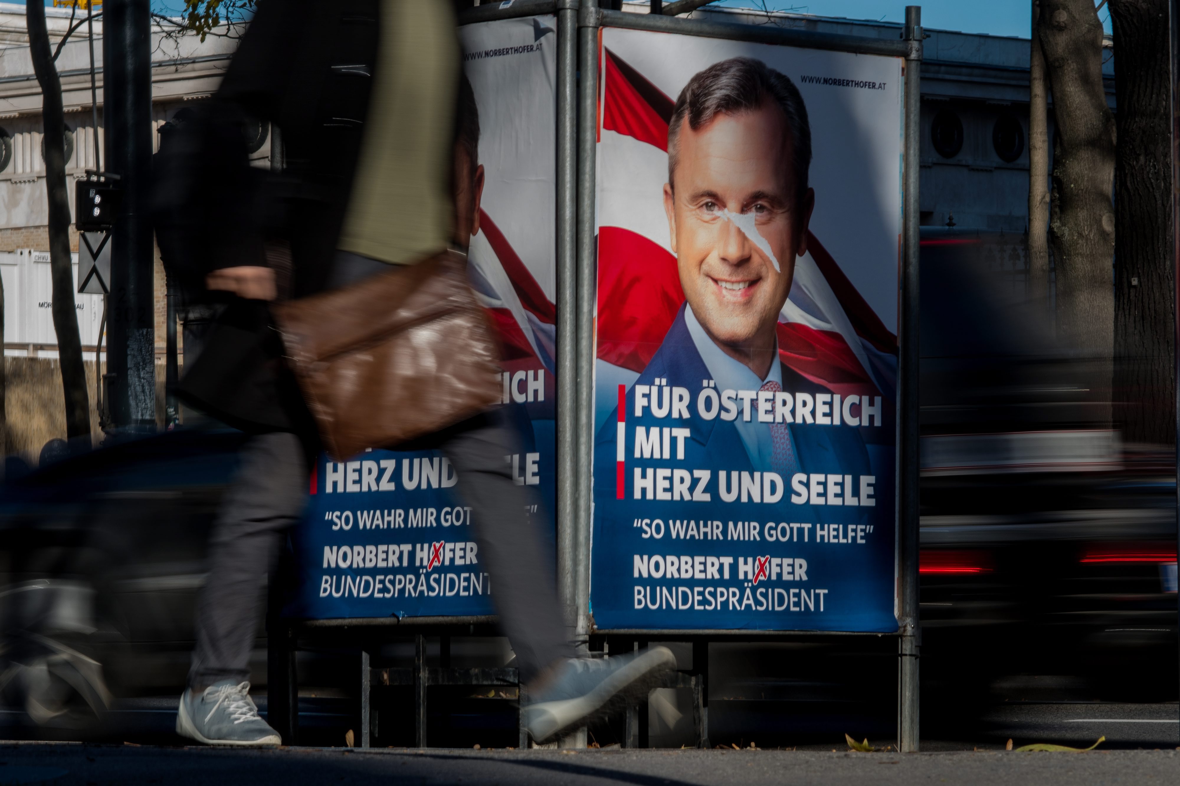 Καλύτερη ΕΕ ή δημοψήφισμα στην Αυστρία, λέει ο ακροδεξιός Χόφερ