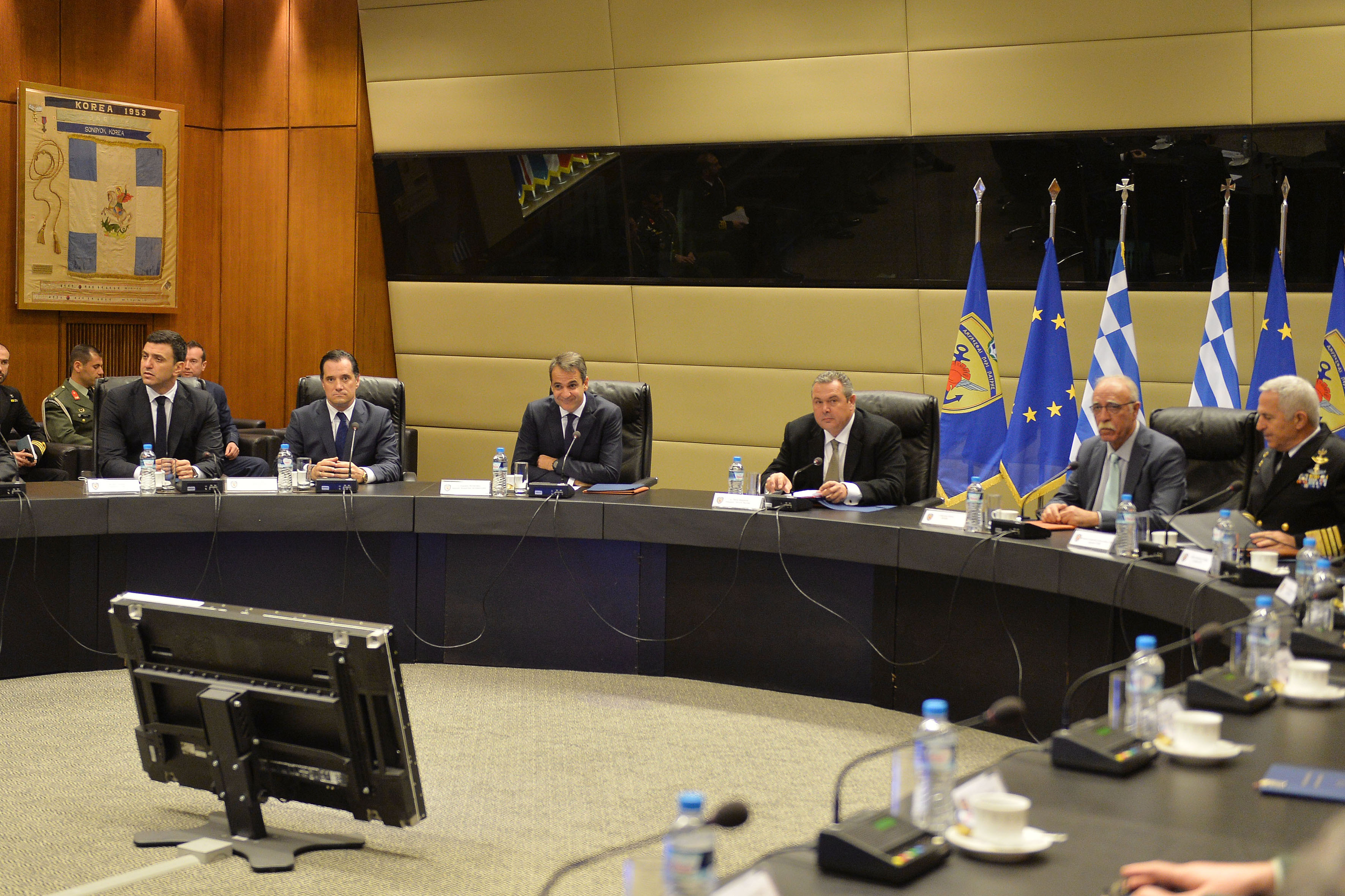 Ενημέρωση Μητσοτάκη στο υπουργείο Εθνικής Αμυνας