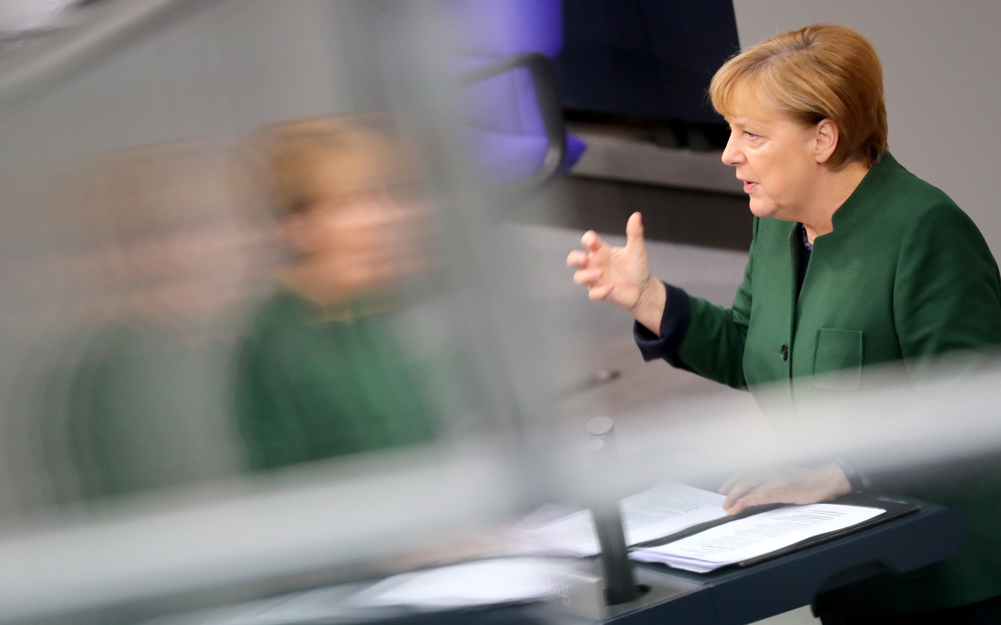 H ελευθερία μας δεν είναι αυτονόητη, λέει η Μέρκελ βλέποντας απειλή λαϊκισμού