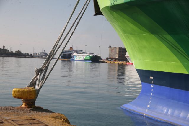 Δεμένα τα πλοία στα λιμάνια την Πέμπτη 8 Δεκεμβρίου