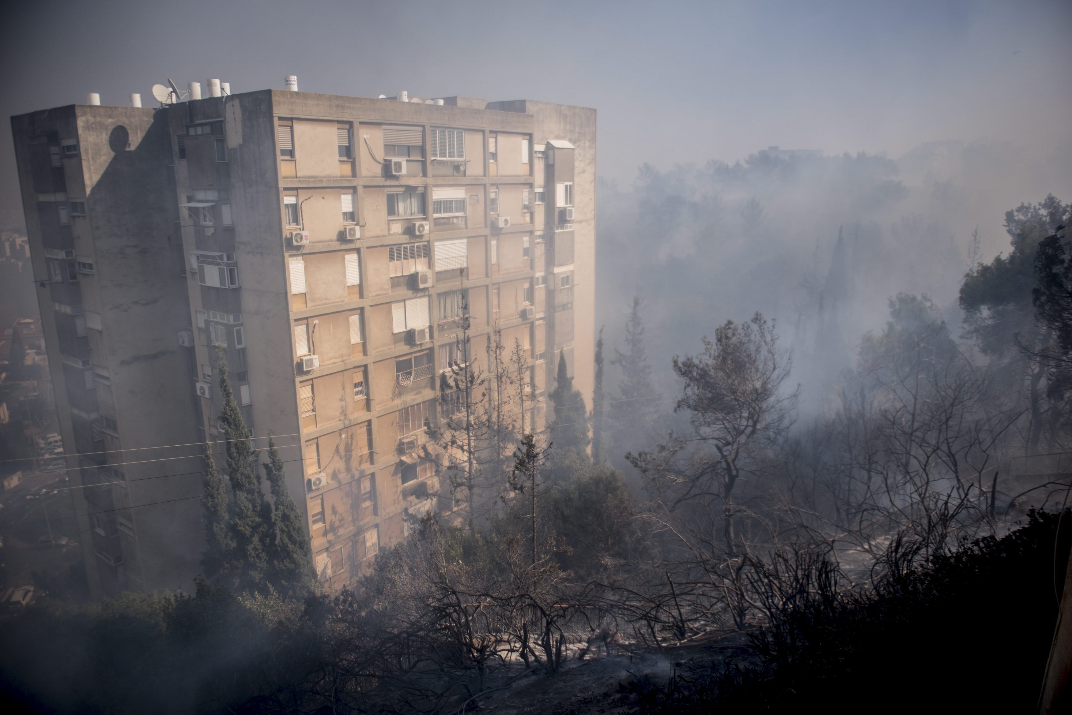 Ισραήλ: Δεκάδες χιλιάδες εγκαταλείπουν τα σπίτια τους λόγω πυρκαγιάς
