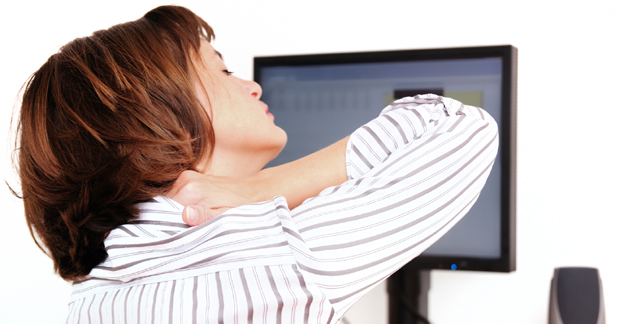 Αυχενικό σύνδρομο: Πότε μπορεί να προληφθεί και πώς να το αντιμετωπίσετε