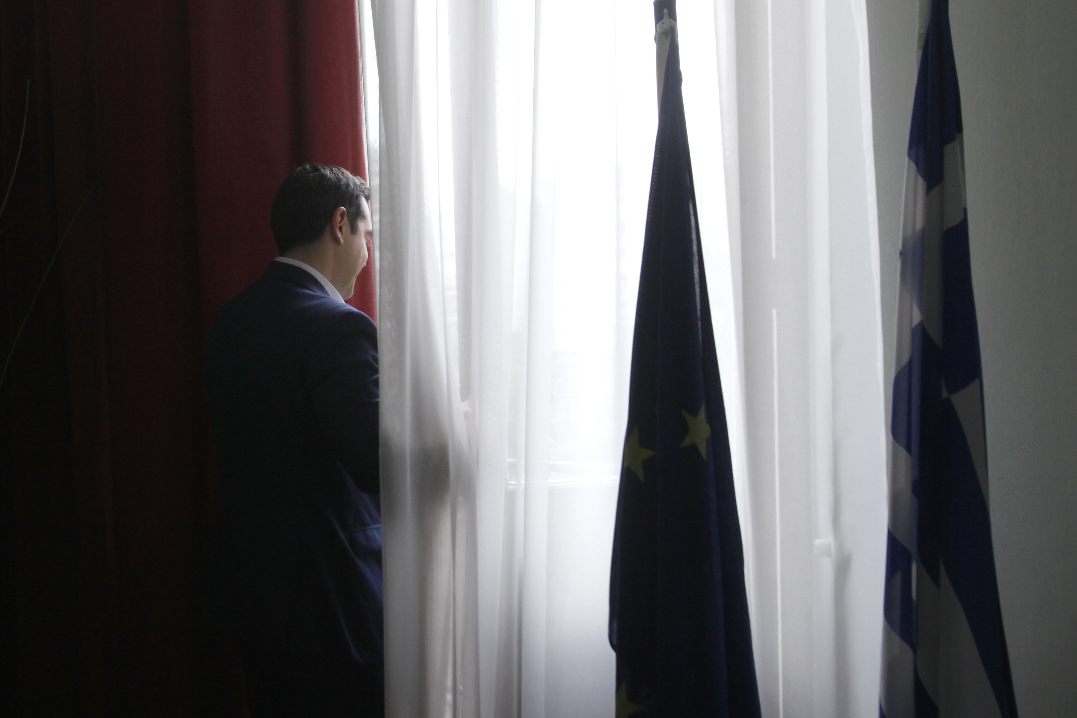 Σκληρή κριτική από ΝΔ και Ποτάμι για το ταξίδι Τσίπρα στην Κούβα