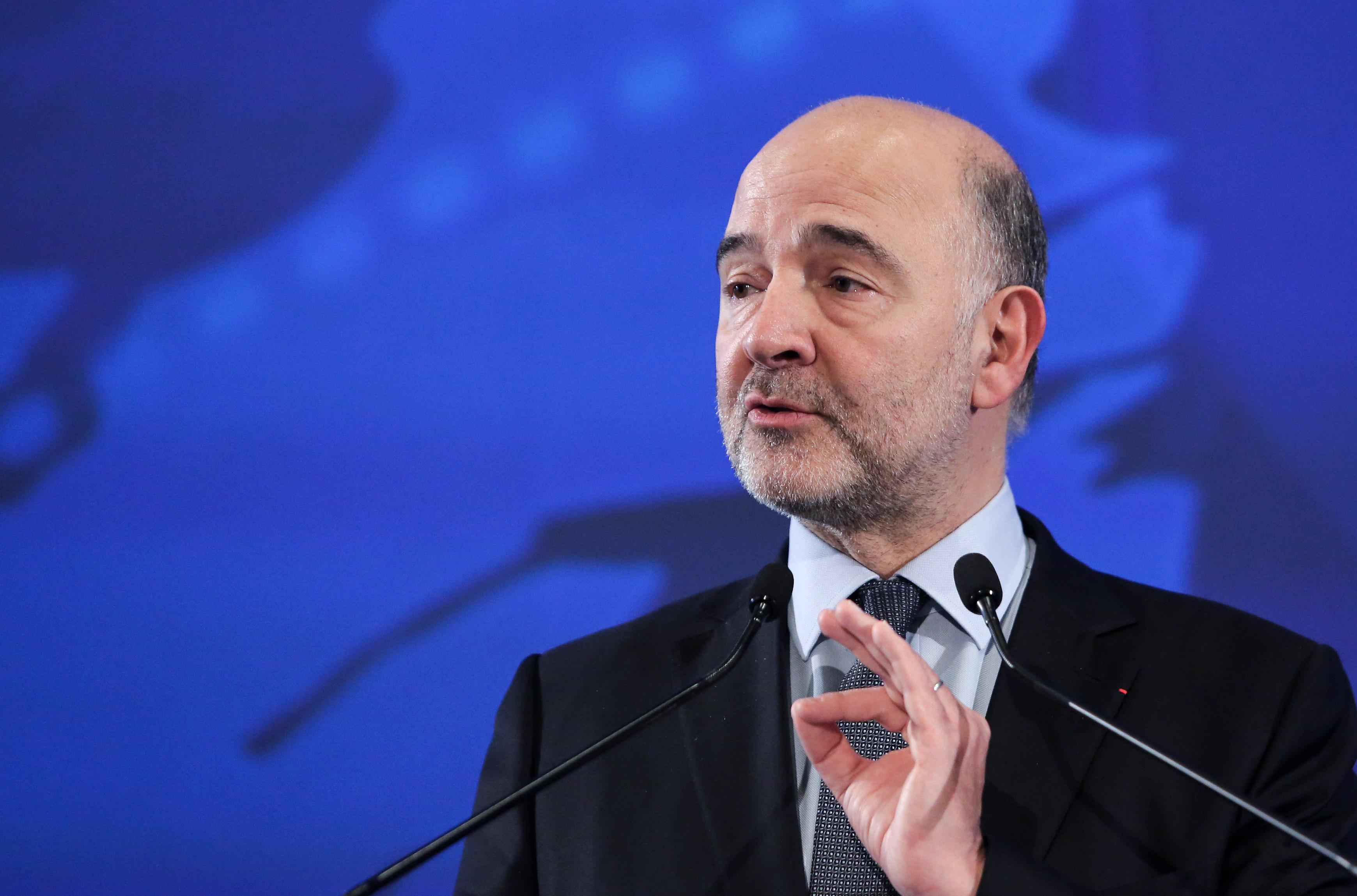 Μοσκοβισί: Ανοίγει παράθυρο για μείωση των πλεονασμάτων