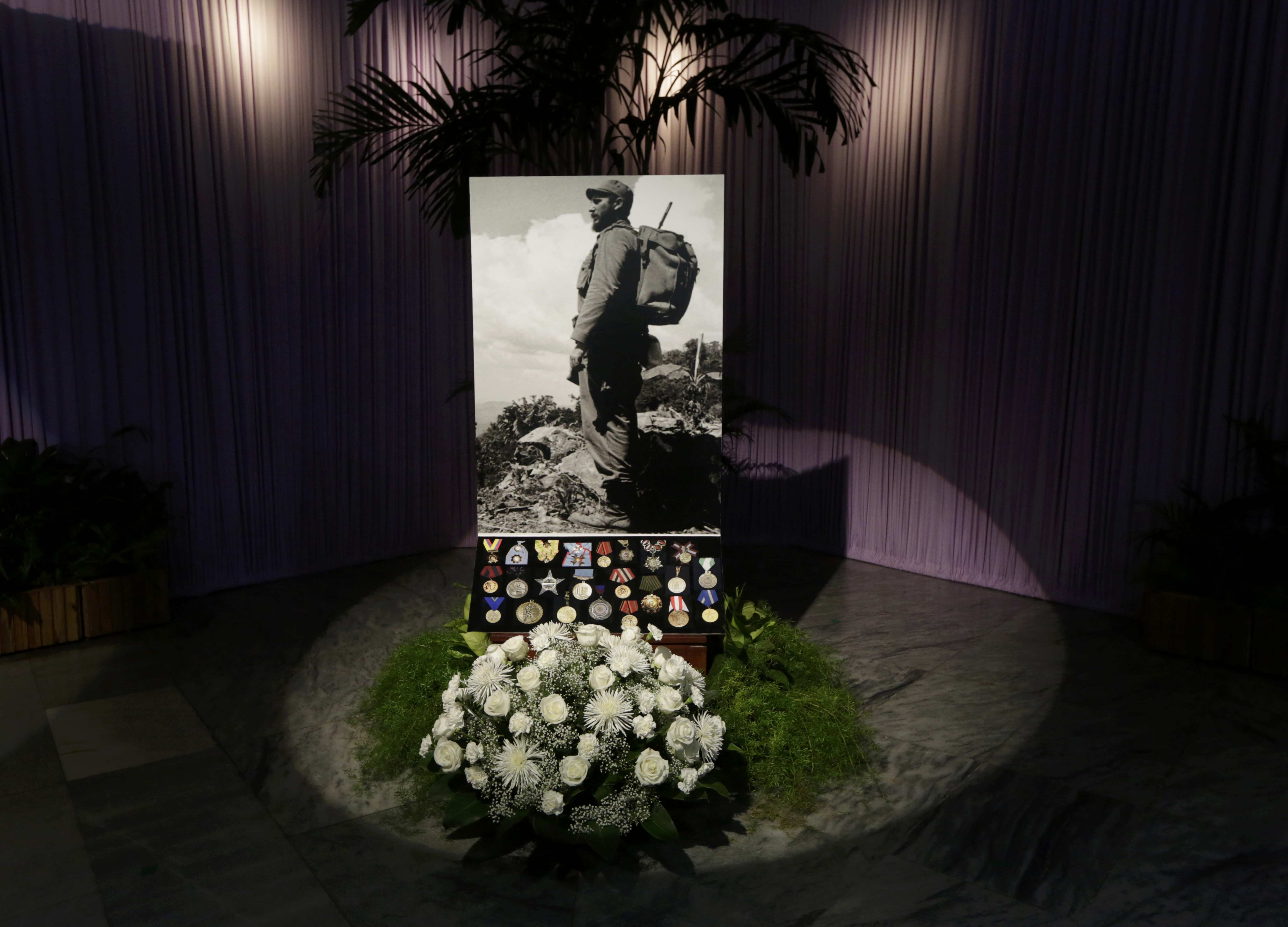 Παρουσίες και ηχηρές απουσίες από την κηδεία του Φιντέλ Κάστρο