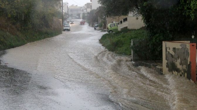 Πλημμυρισμένοι δρόμοι και κατολισθήσεις στο Ηράκλειο