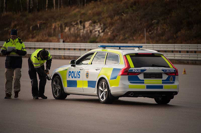 To Volvo V90 «αριστεύει» και αναλαμβάνει αστυνομικά καθήκοντα στη Σουηδία