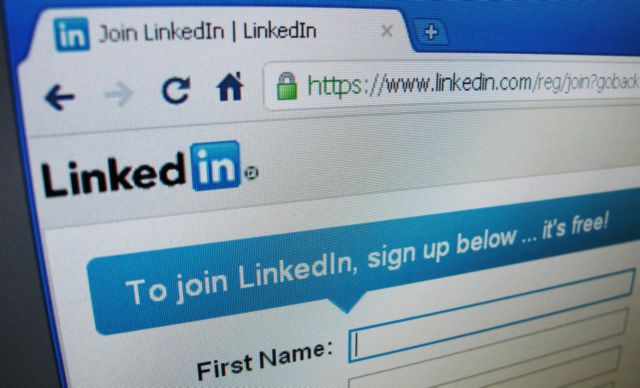 Ρωσικό μπλόκο στο LinkedIn για τα δεδομένα των Ρώσων