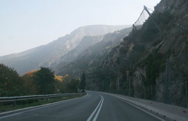 Παραδόθηκε στην κυκλοφορία η εθνική οδός στα Τέμπη