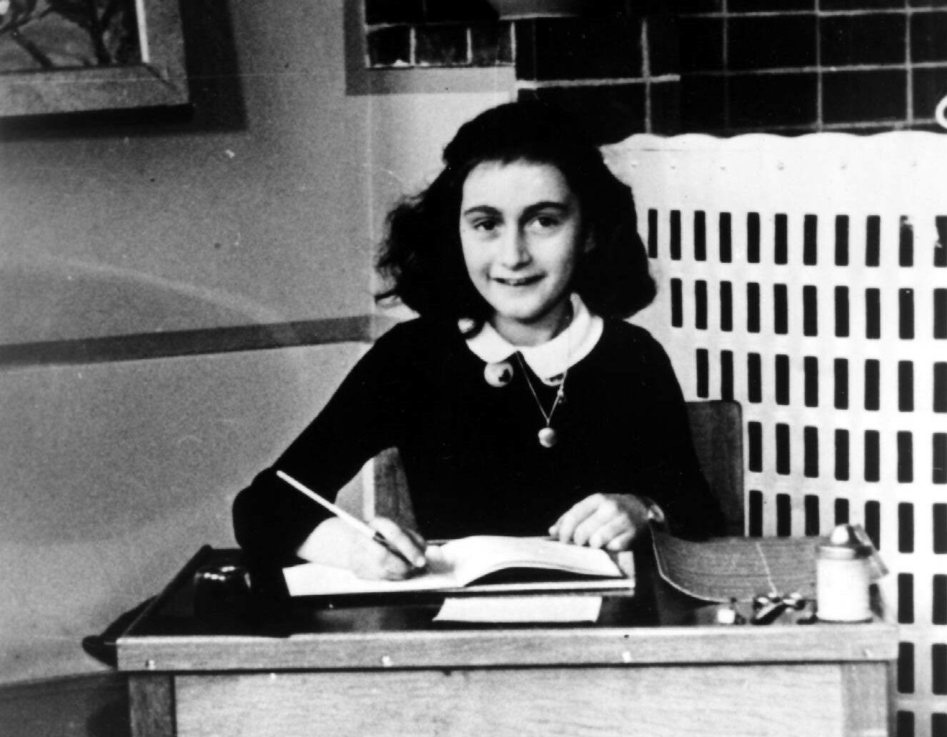 Οι ναζιστικές δυνάμεις κατοχής ίσως ανακάλυψαν τυχαία την Άννα Φρανκ